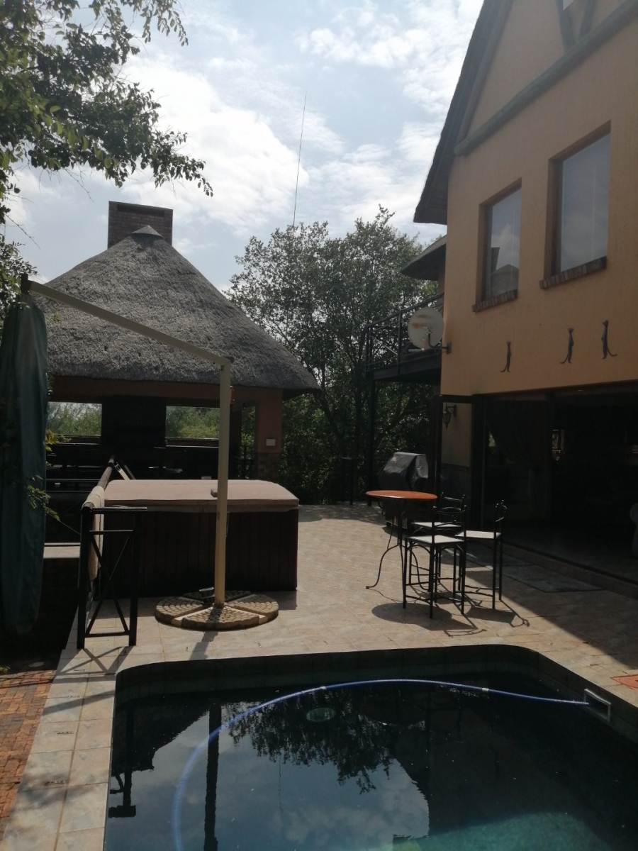 4 Bedroom Property for Sale in Boschenvaal River Front Lodges Free State